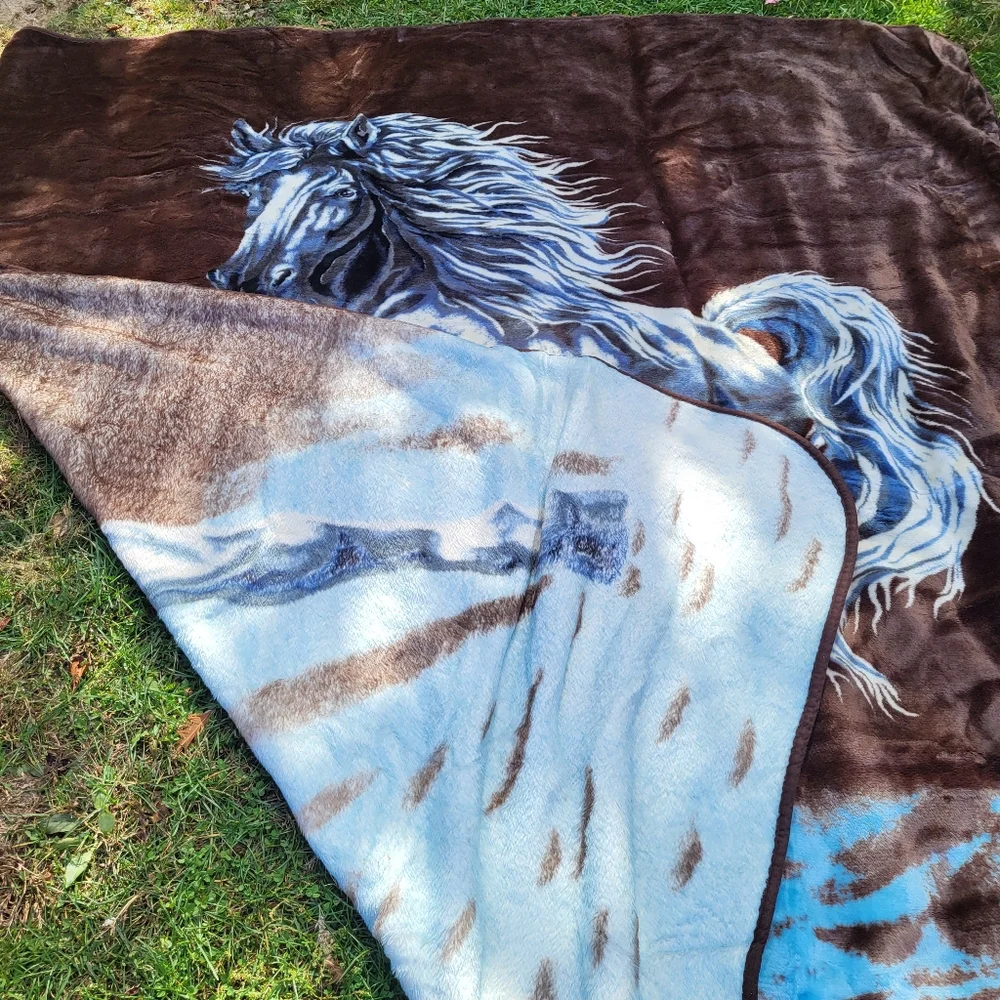 Vintage San Marcos Horse Print Blanket in Brown and Blue. Heavy Weight